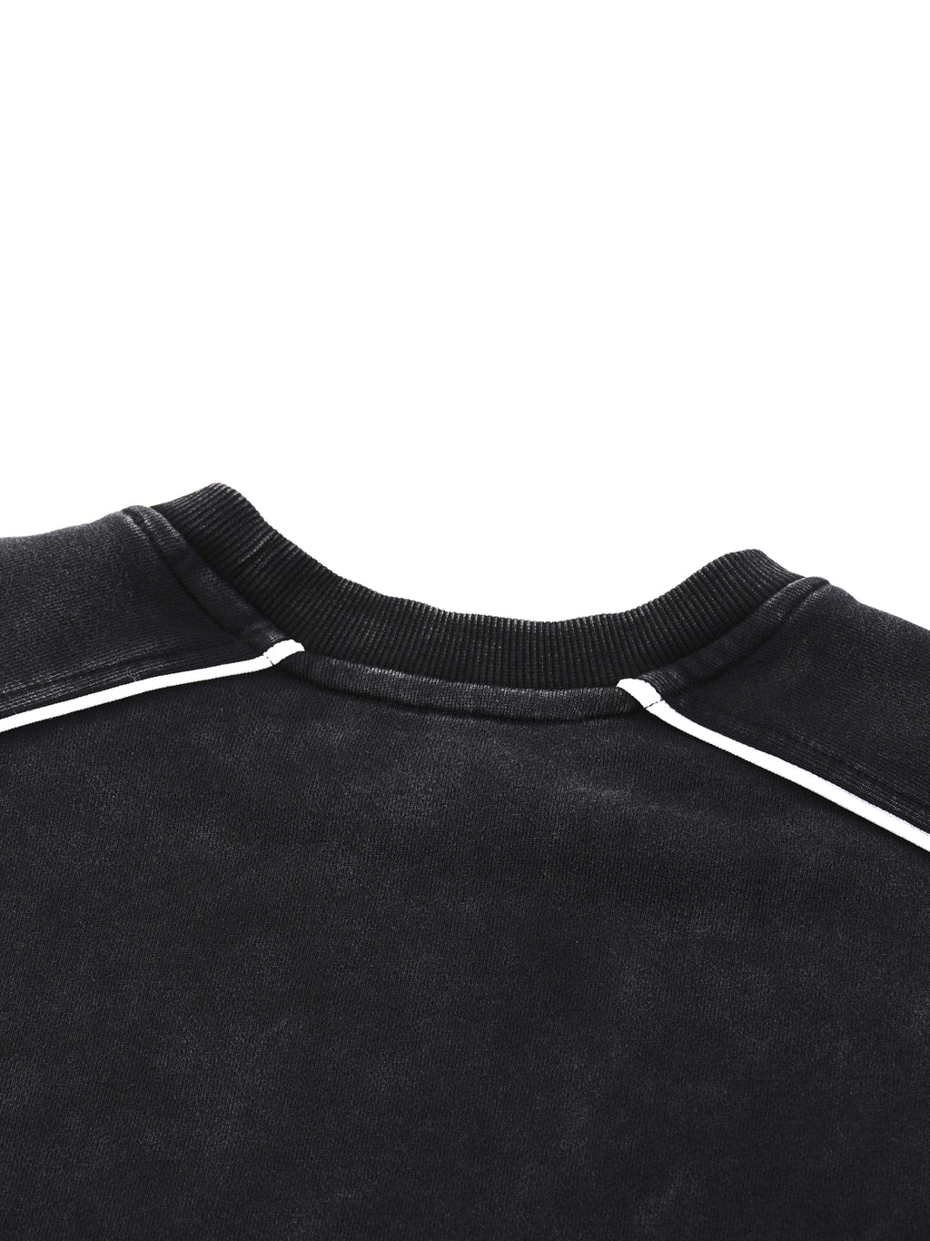 NIGHTRAID — NR Crowned Crest Raw Hem Sweatshirt