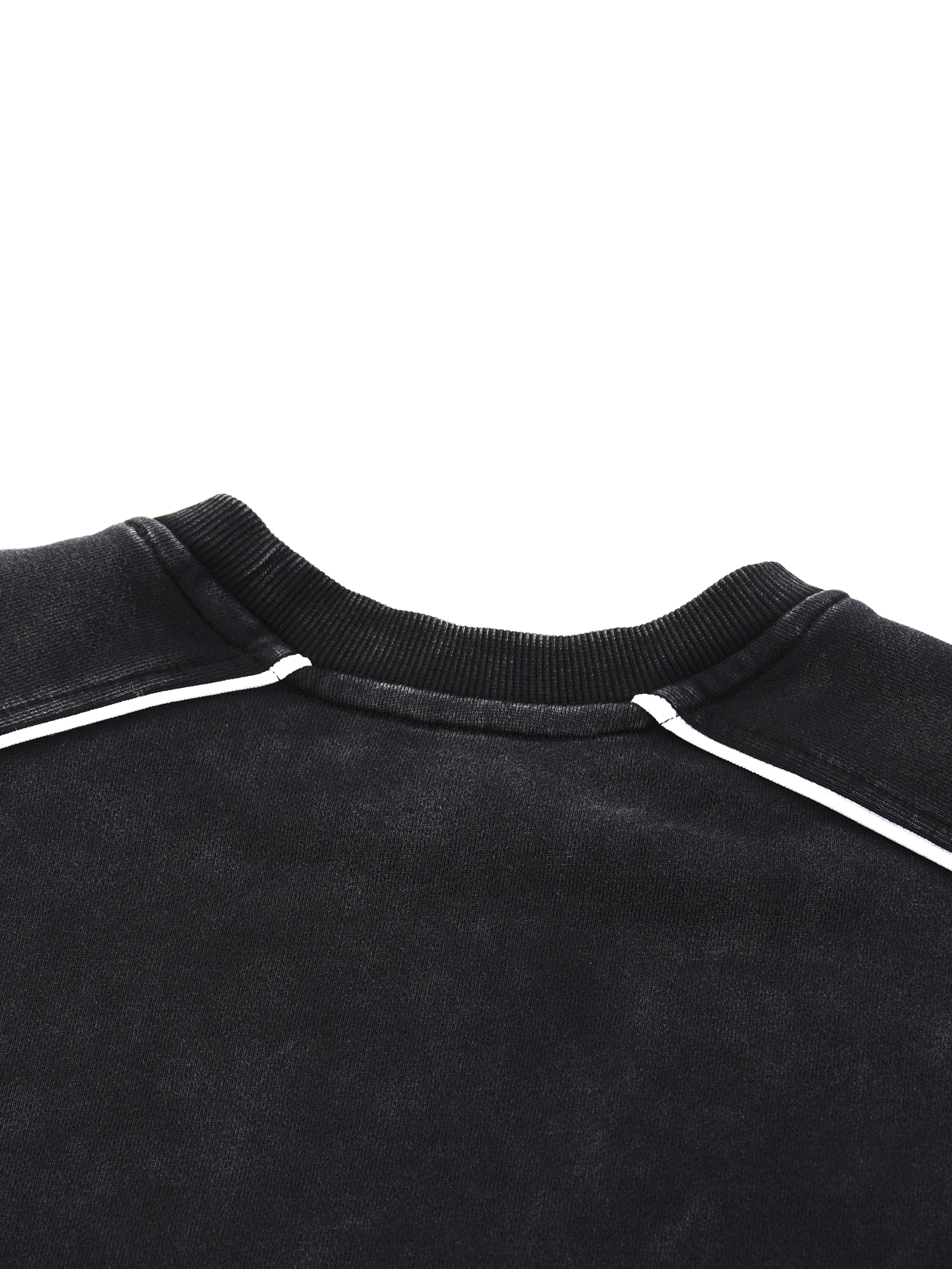 NIGHTRAID — NR Crowned Crest Raw Hem Sweatshirt